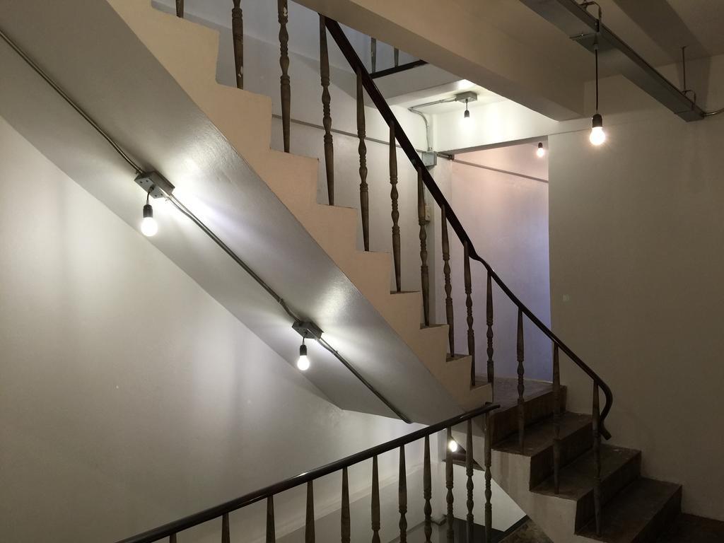 42 Guest House Bangkok Exterior photo